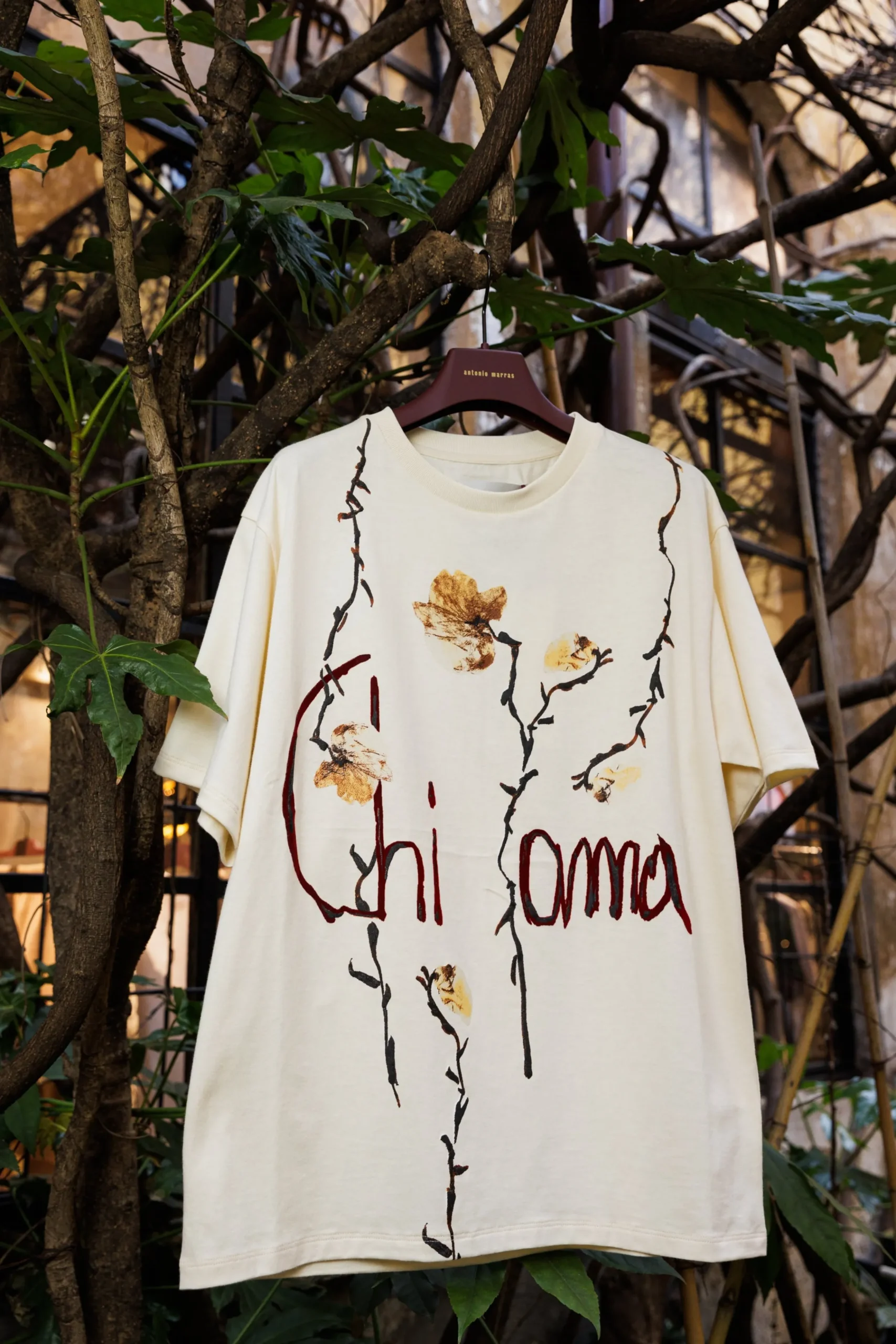 T-shirt con Fiori Chi ama